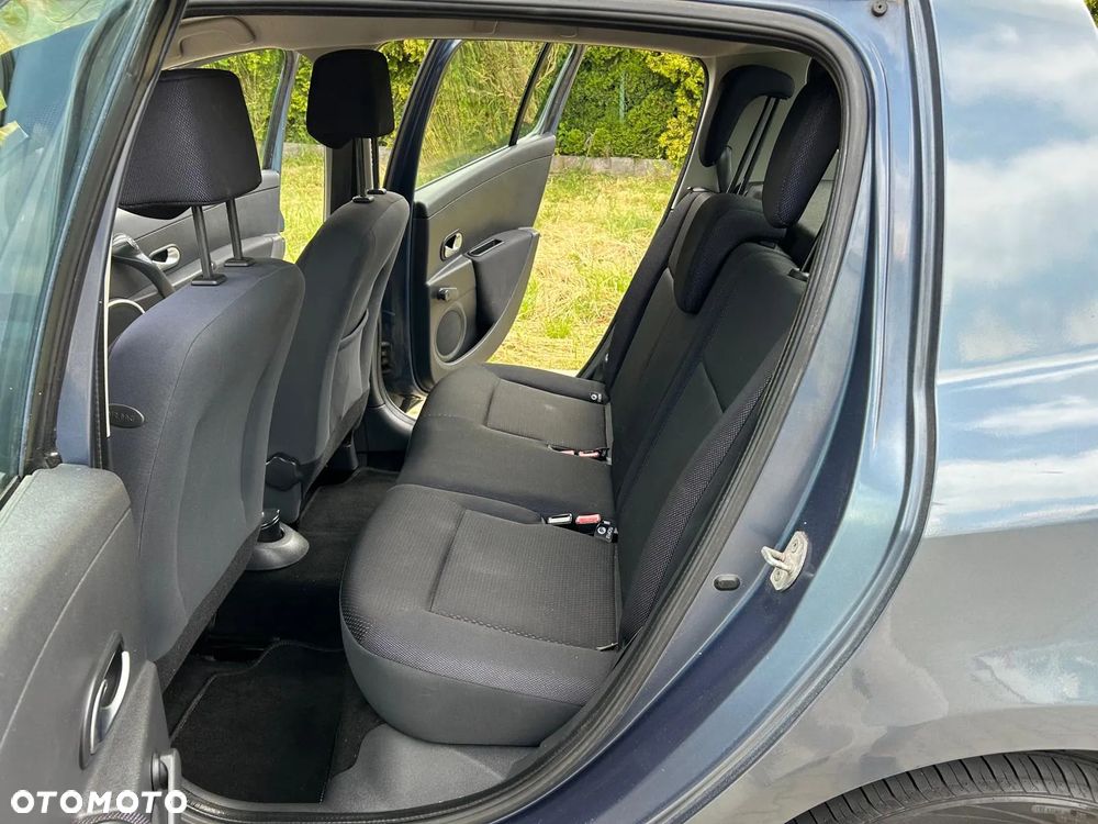 Renault Clio 1.2 16V Alize - 20