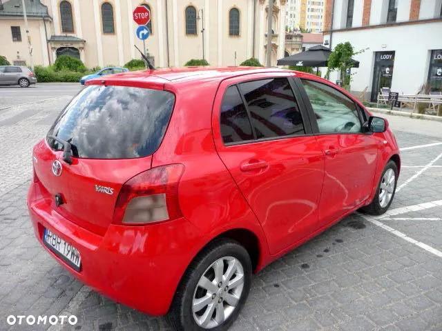 Toyota Yaris 1.3 Sol - 11