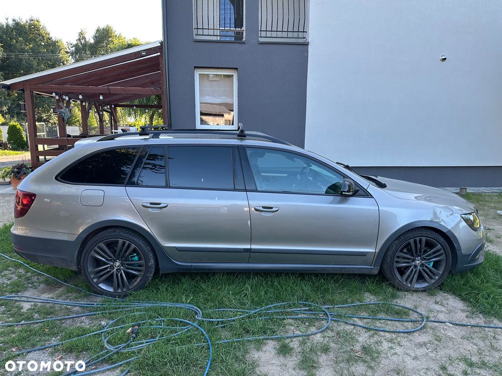 Skoda Superb 2.0 TDI 4x4 Platinum Outdoor DSG - 7