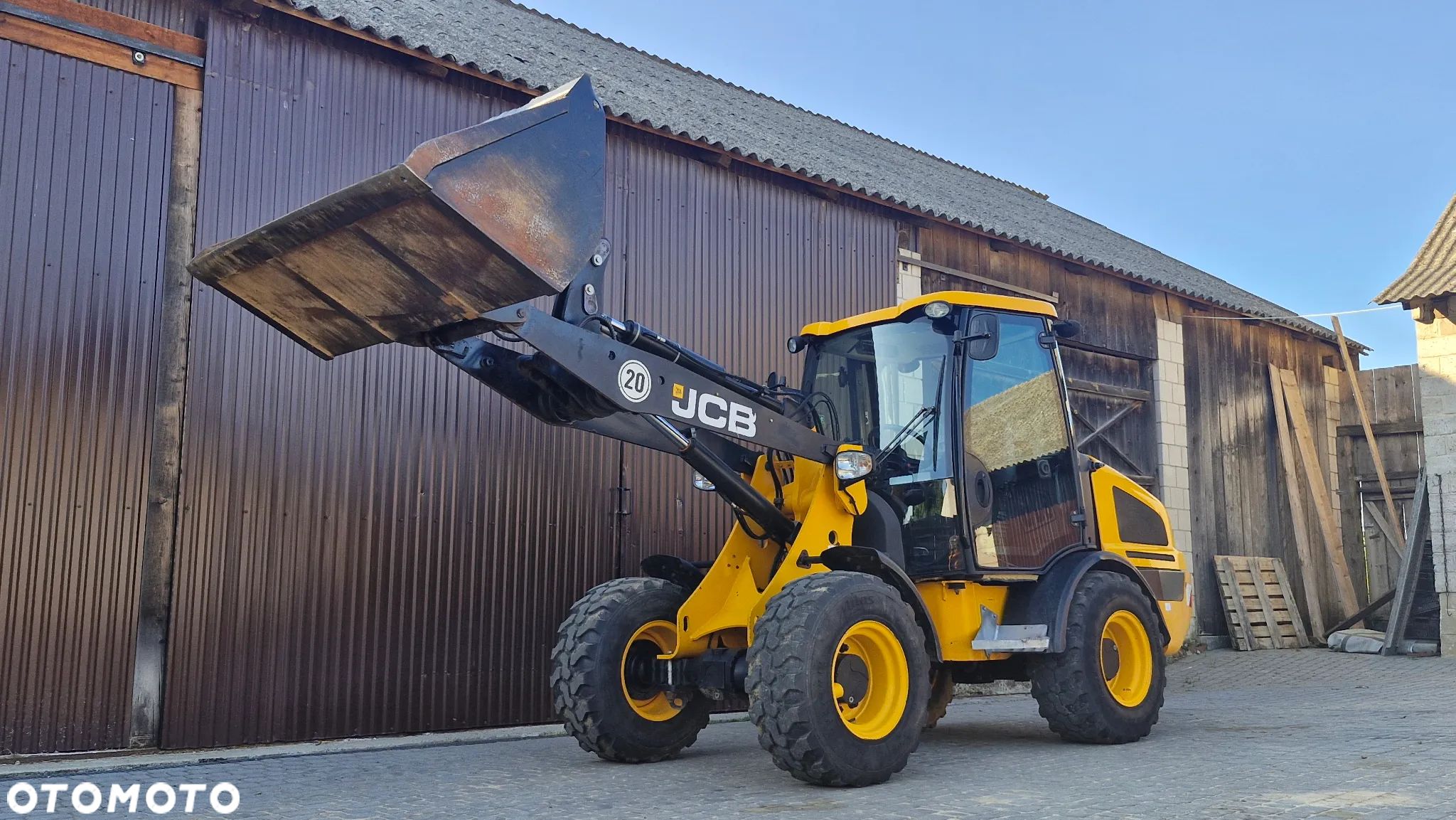 JCB 407 - 1
