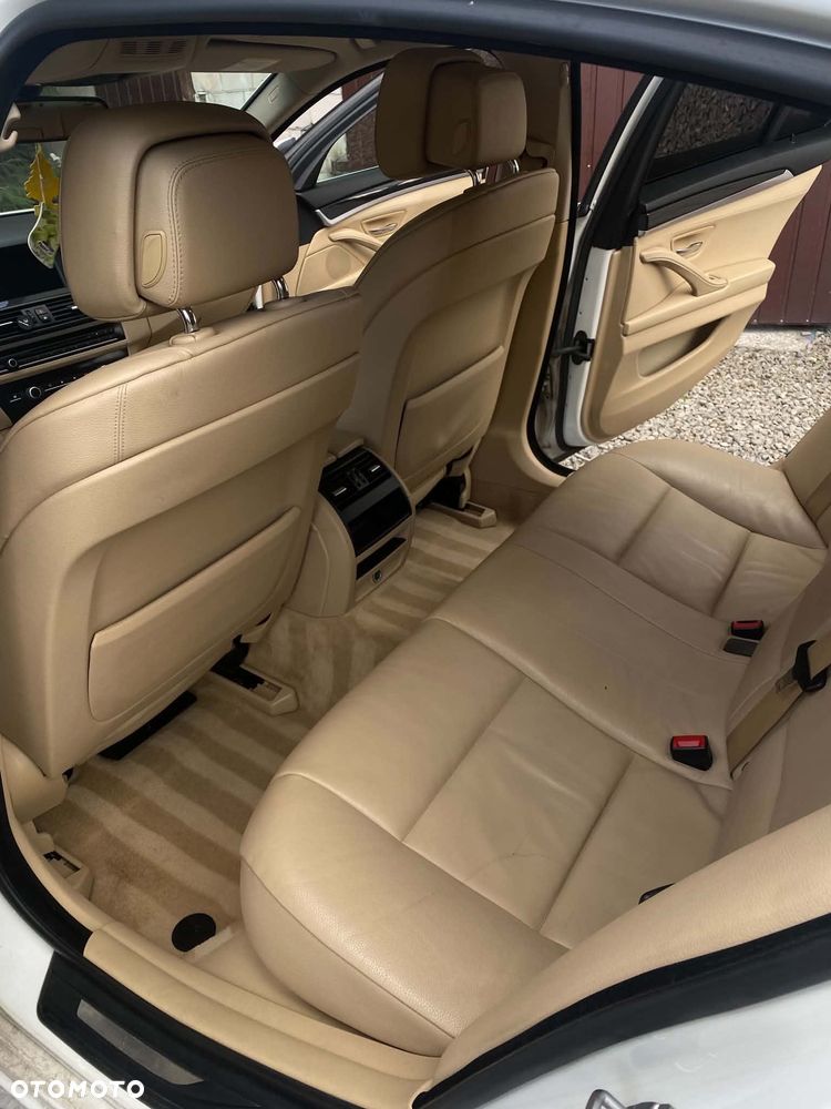 BMW Seria 5 530d xDrive - 7