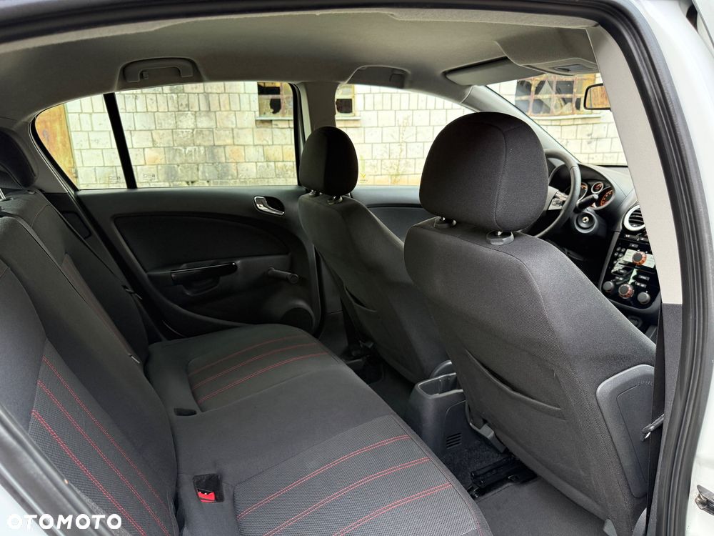 Opel Corsa 1.6 Turbo GSi - 12
