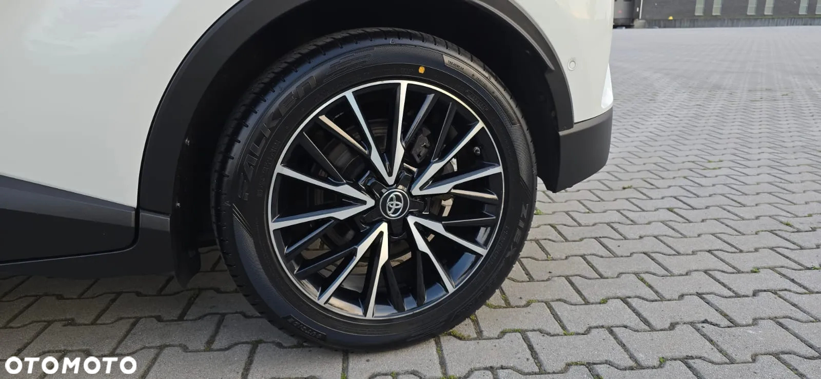 Toyota C-HR 2.0 Hybrid Executive - 13