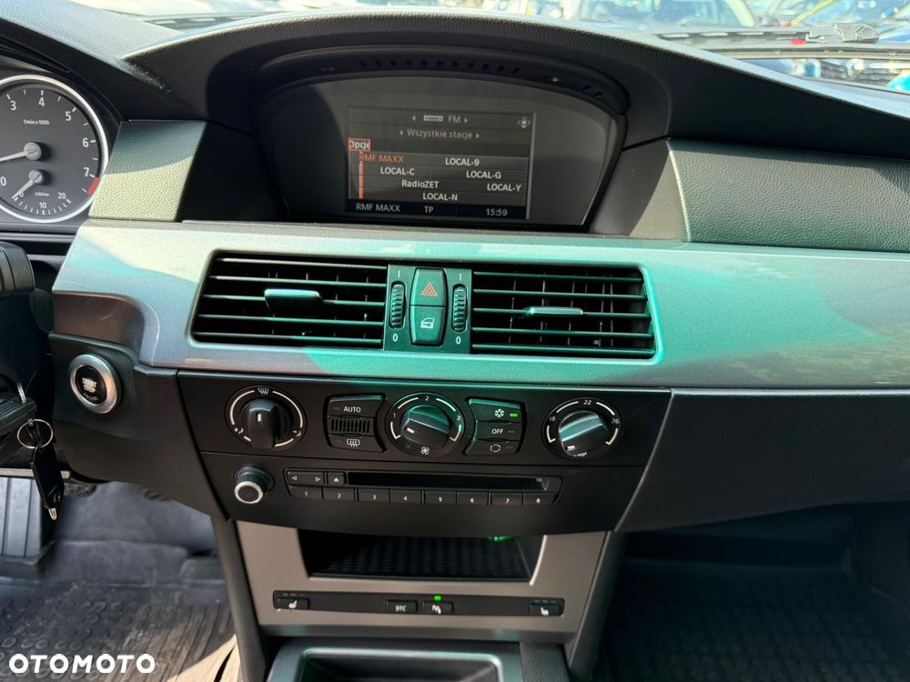 BMW Seria 5 523i - 16