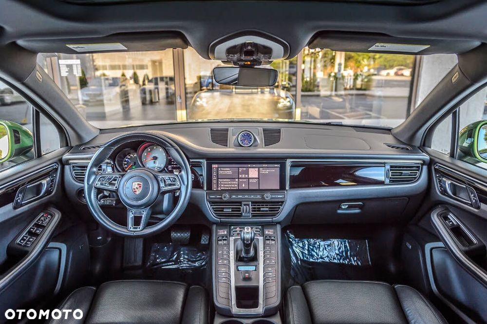 Porsche Macan - 3
