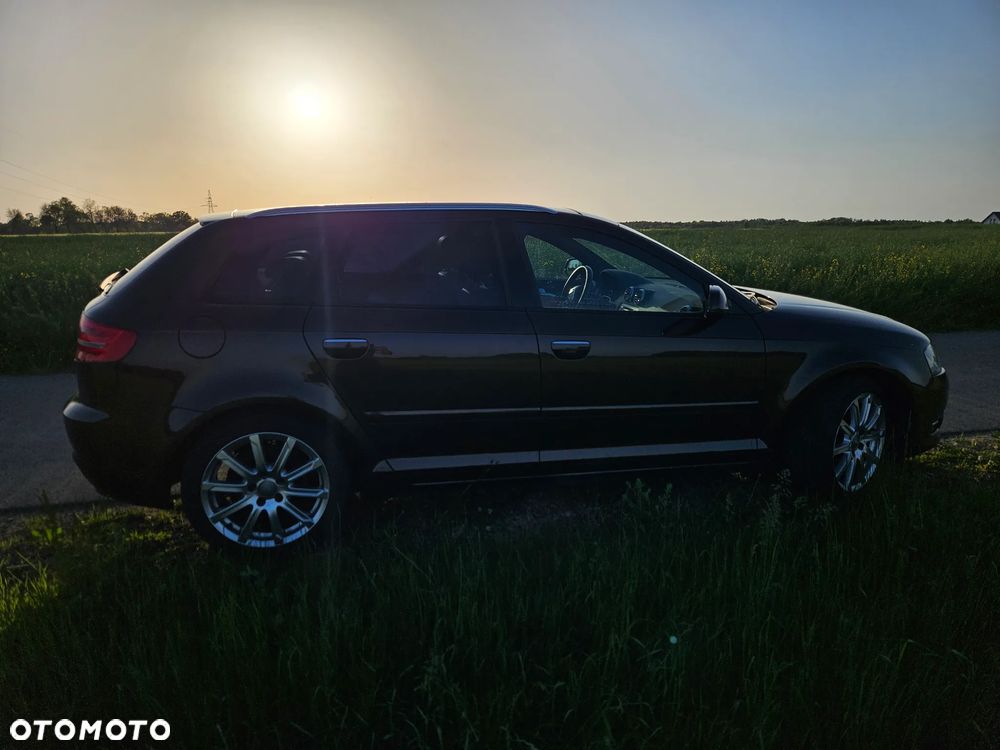Audi A3 Sportback 2.0 TDI quattro Ambiente - 17