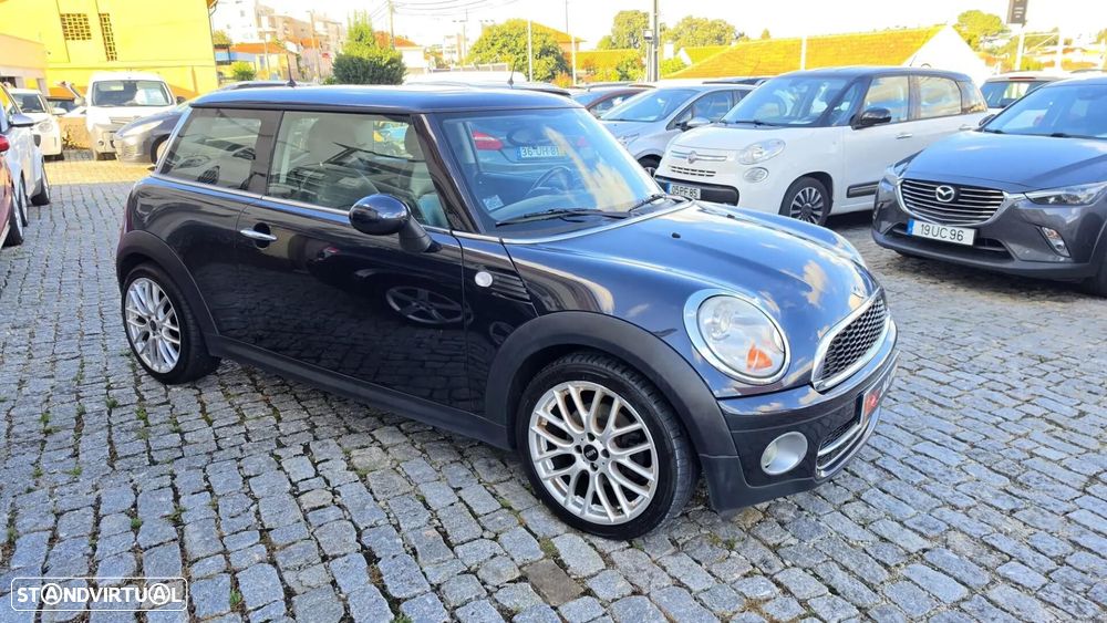 MINI 3 Portas Cooper D - 2