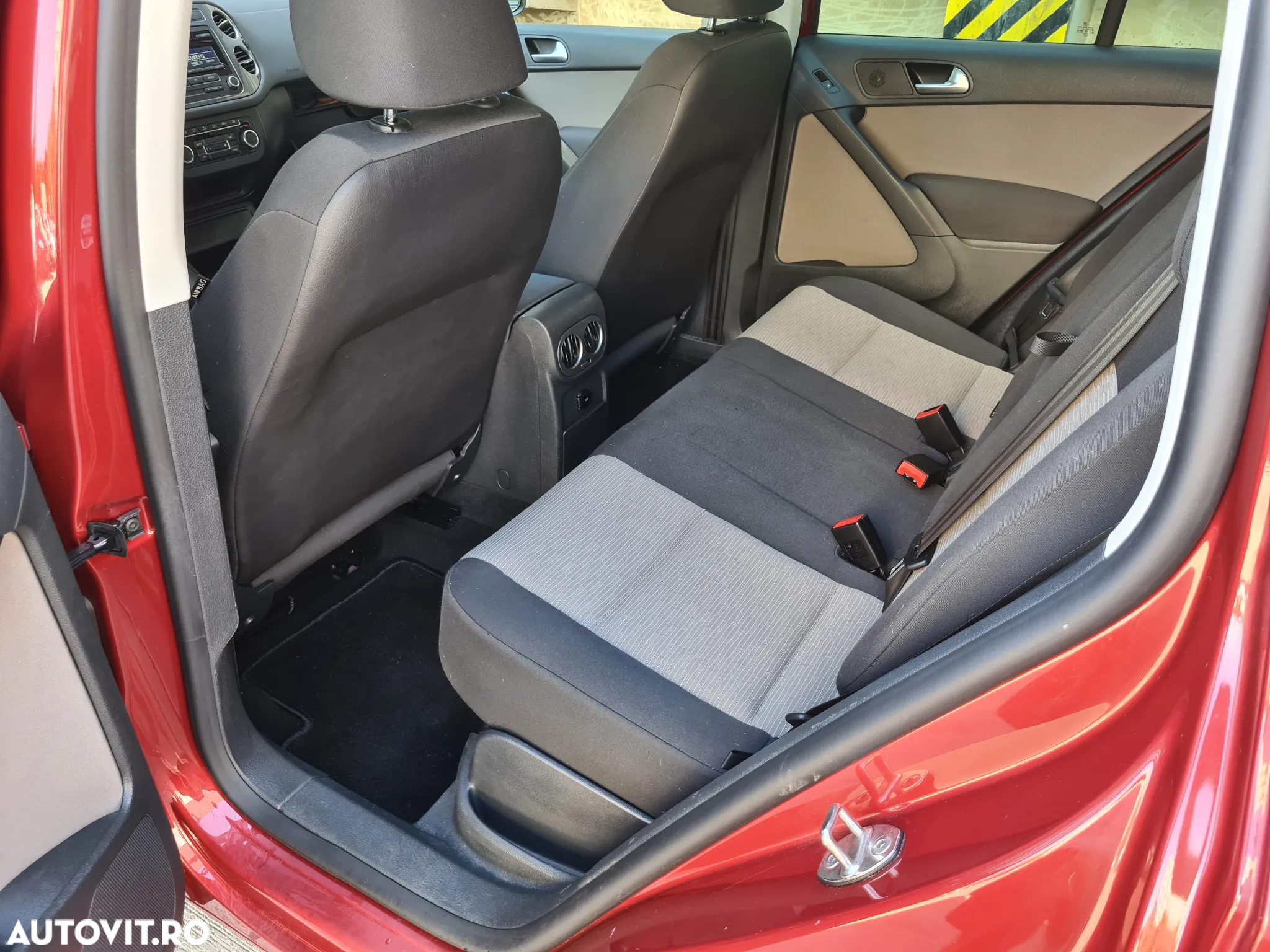 Volkswagen Tiguan - 12