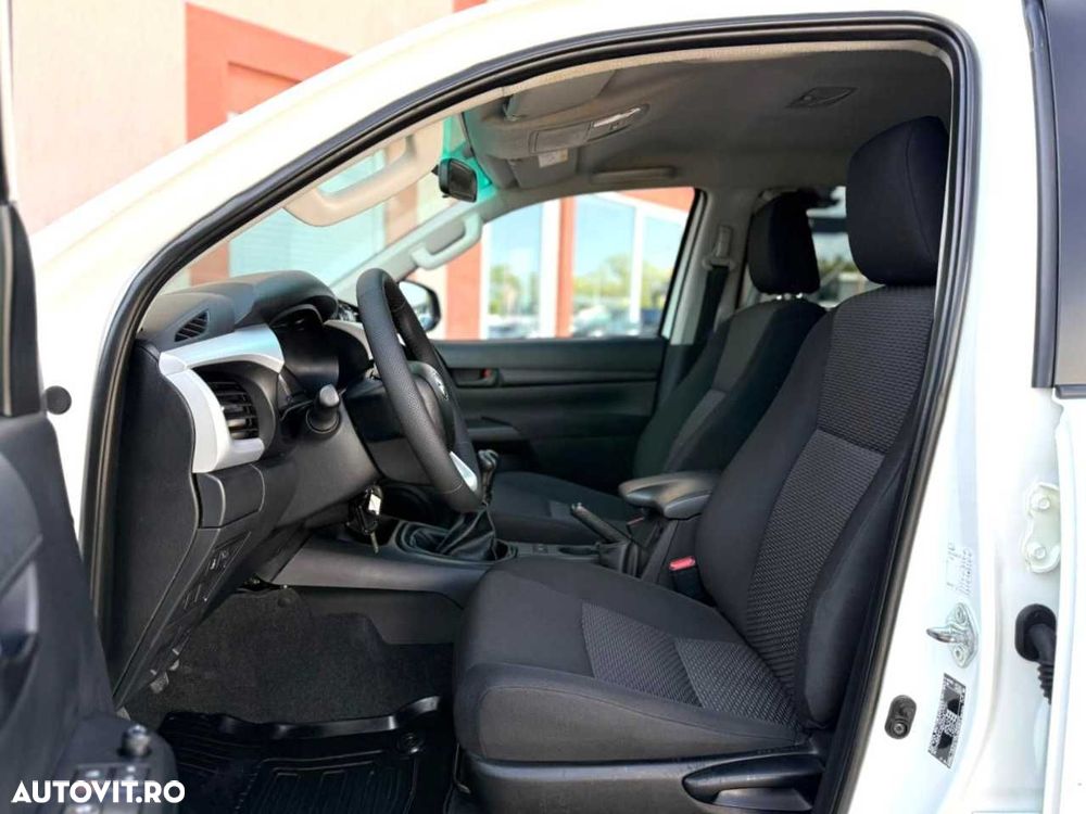 Toyota Hilux - 15