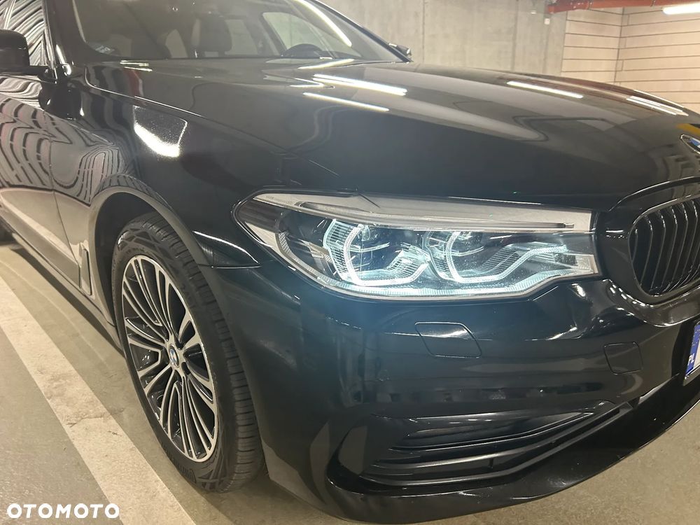 BMW Seria 5 520d xDrive Sport Line sport - 10