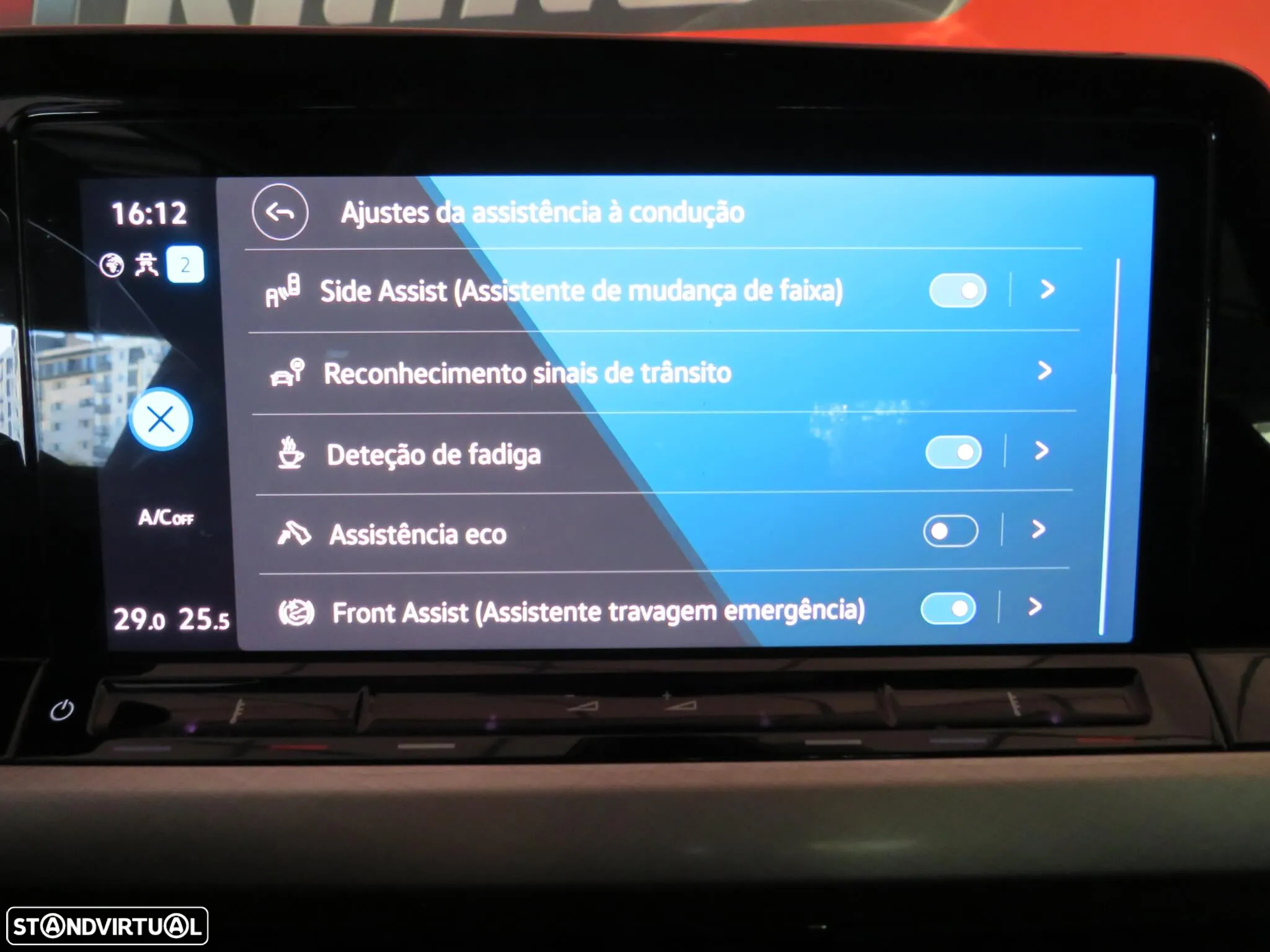 VW Golf 1.0 eTSI Life DSG - 35
