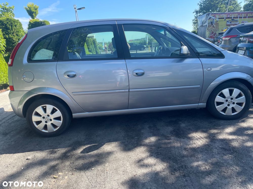 Opel Meriva 1.6 16V (Essentia) - 12
