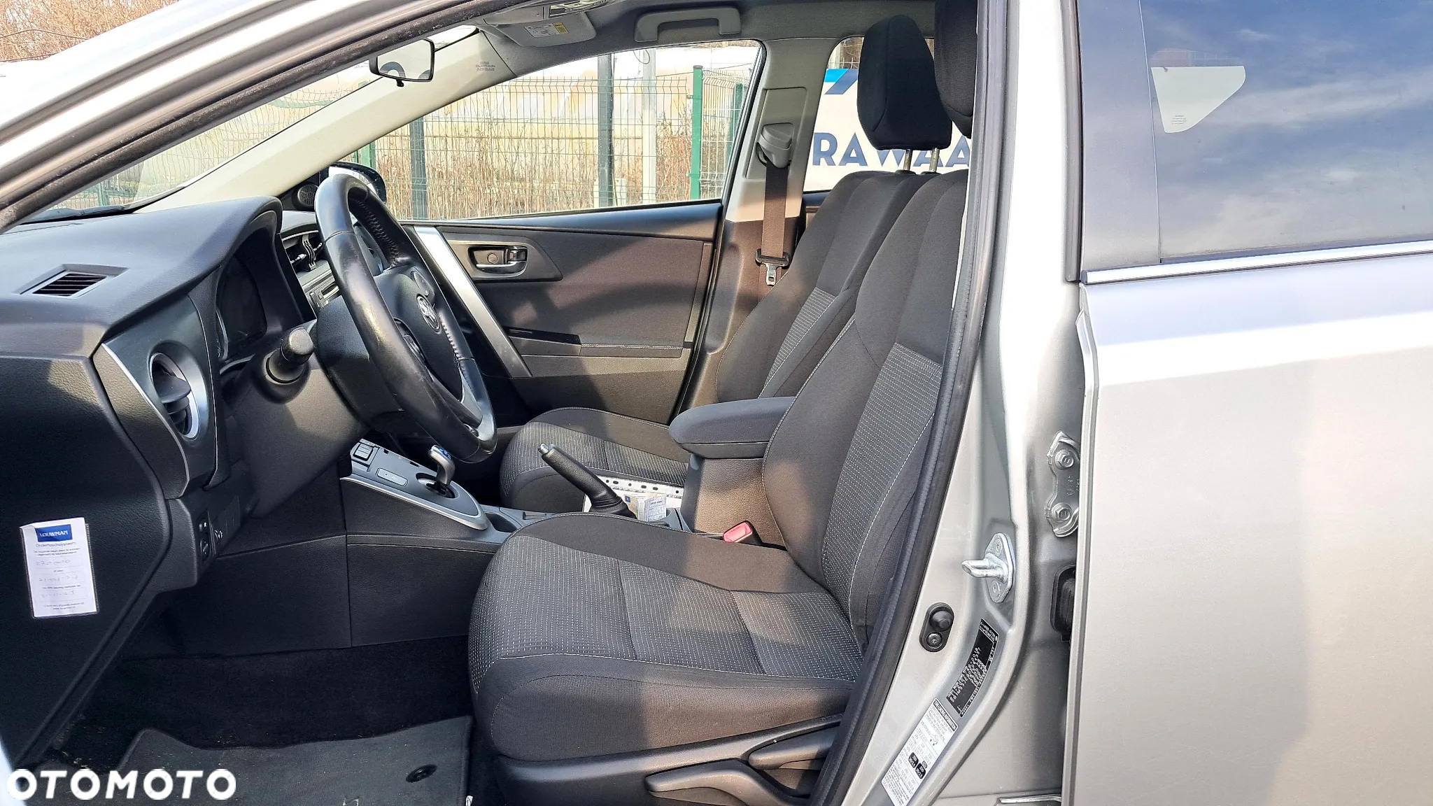 Toyota Auris 1.8 VVT-i Hybrid Automatik Comfort - 6