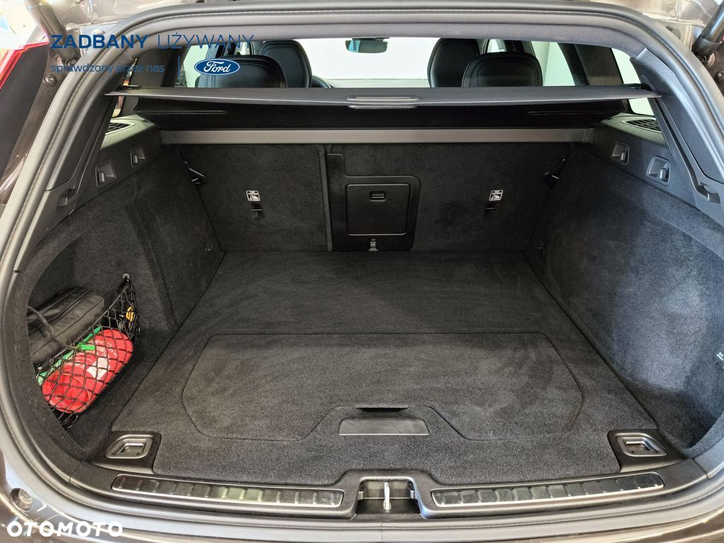 Volvo V60 B4 B Plus Dark - 8