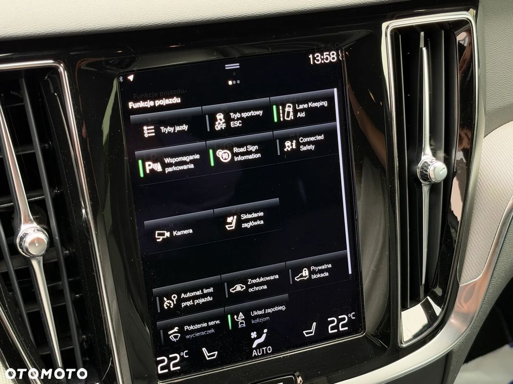 Volvo V60 B4 D R-Design - 20