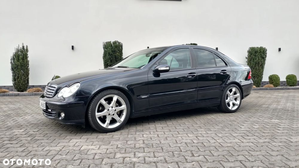 Mercedes-Benz Klasa C 180 Kompressor Avantgarde Sport Edition - 40