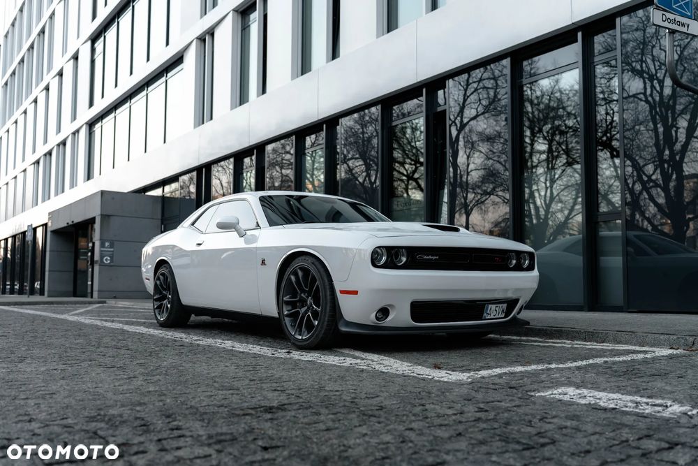 Dodge Challenger 6.4 Scat Pack - 8