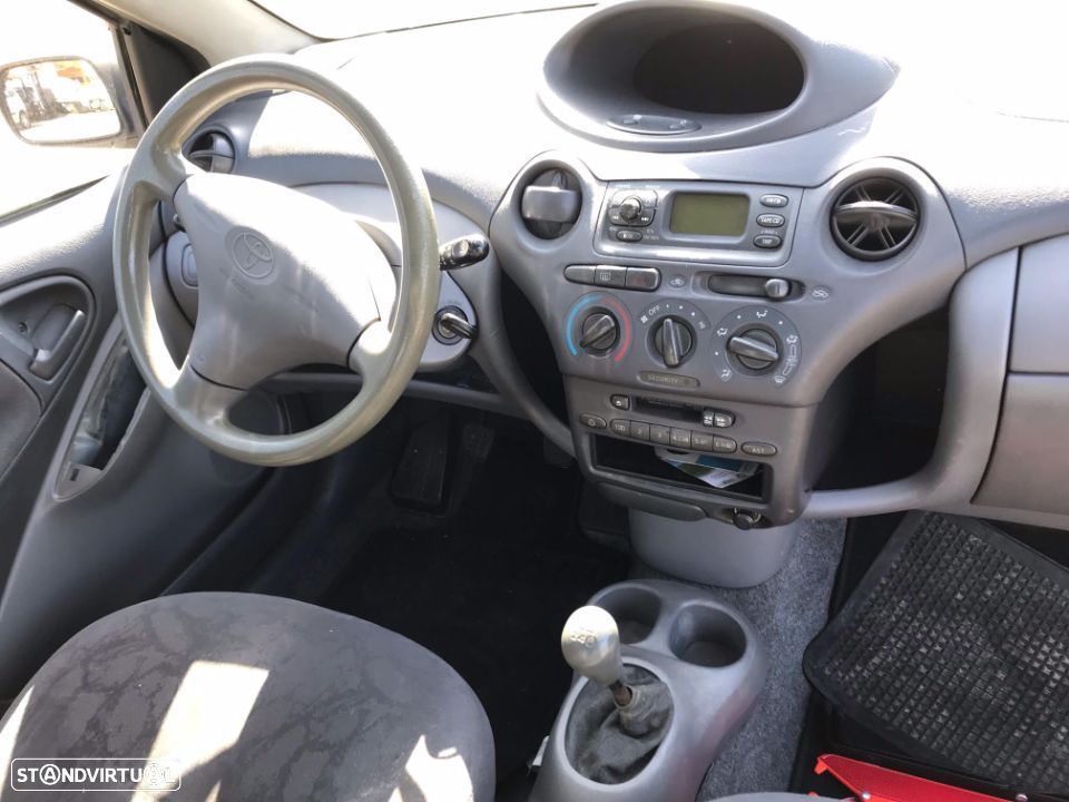 Toyota Yaris 1.0 3P 2001  - Para Peças - 6