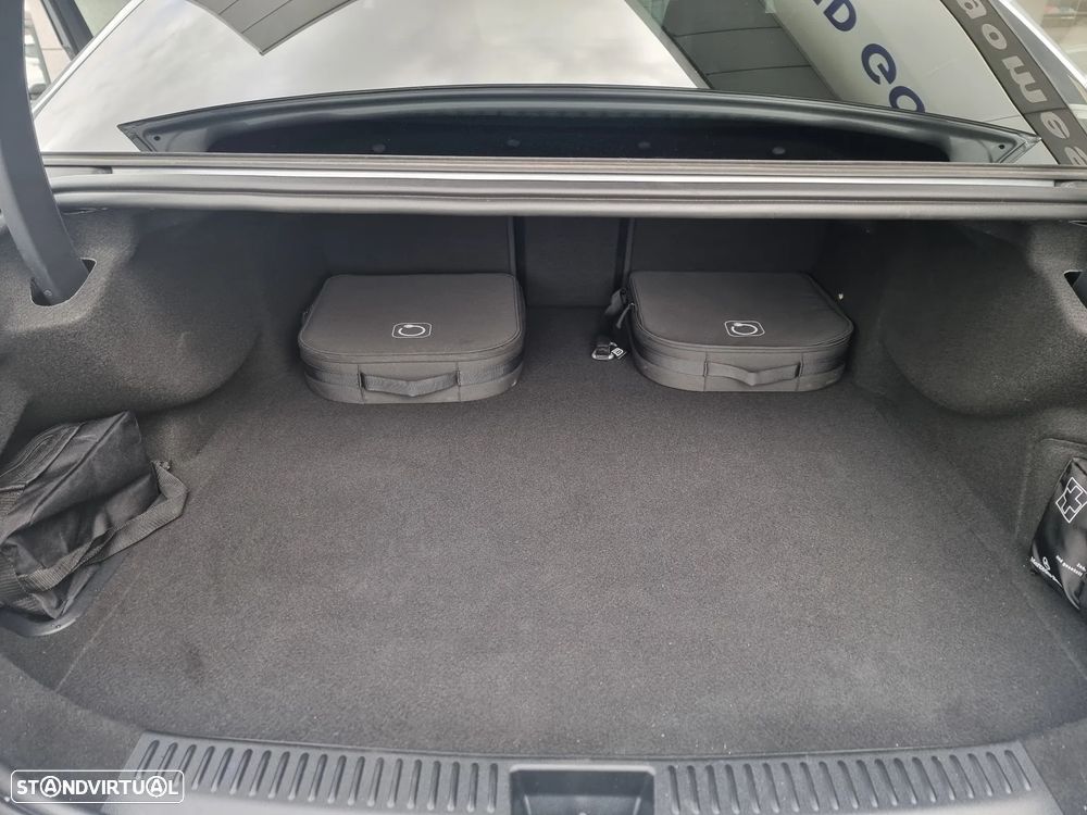 Mercedes-Benz E 300 de 9G-TRONIC AMG Line - 23