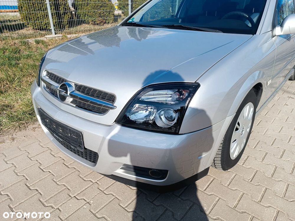 Opel Vectra 2.2 - 11