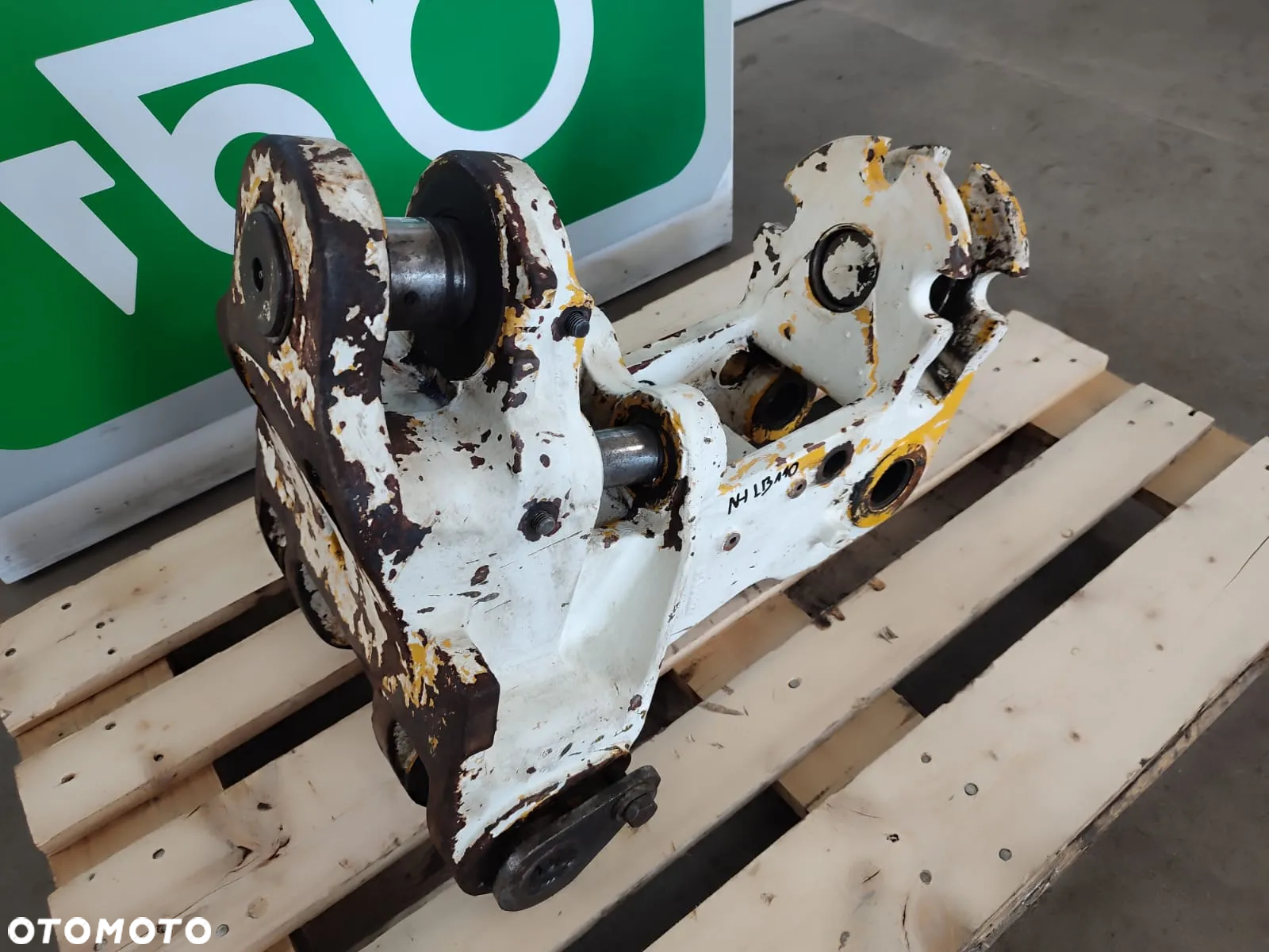 Konik obrotu 85801027 New Holland LB 110 - 8
