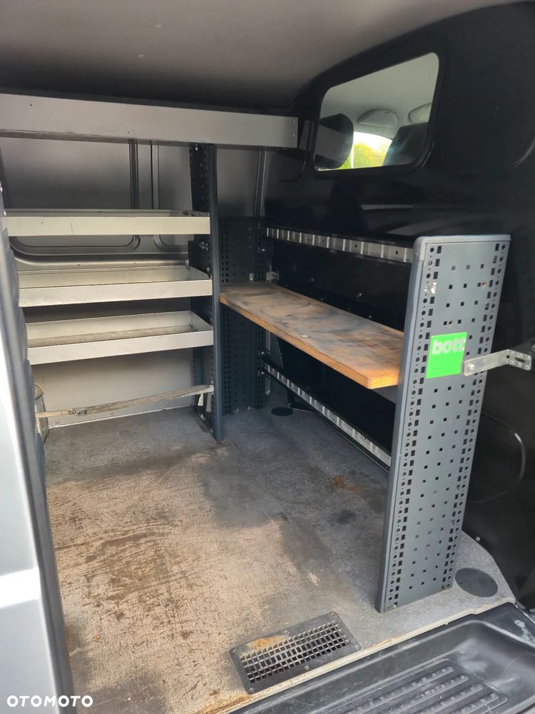 Volkswagen Transporter - 16