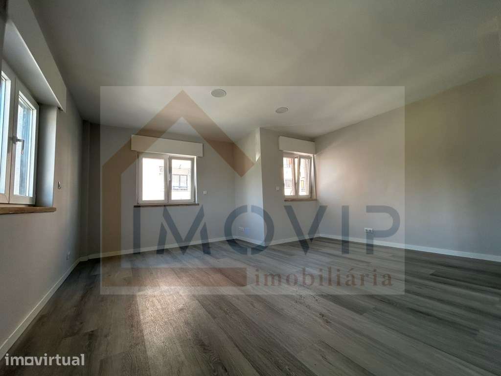 Apartamento T2 R/C Alto, Totalmente Remodelado em Corroios - Grande imagem: 5/20