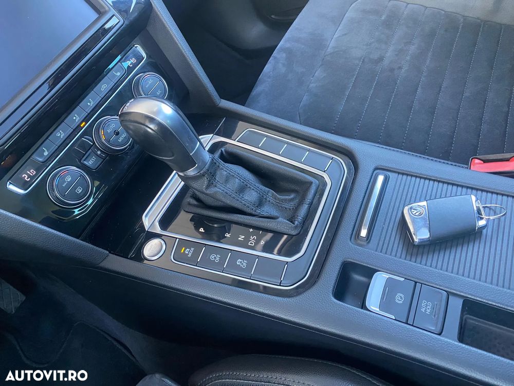 Volkswagen Passat - 31