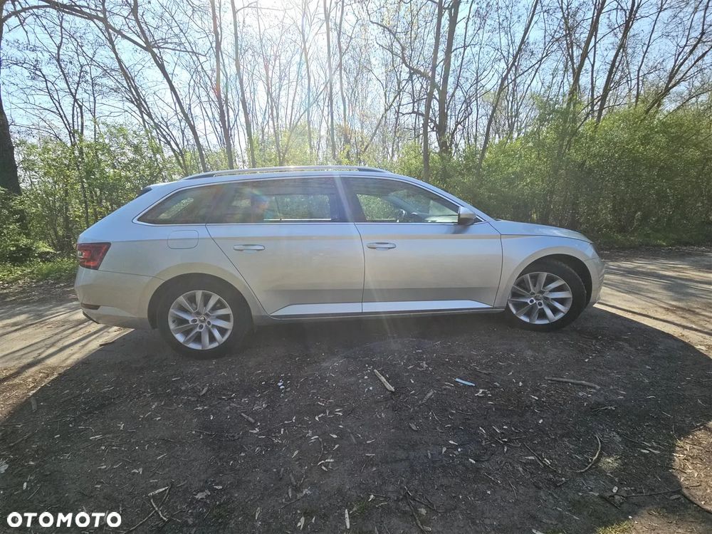 Skoda Superb 2.0 TDI SCR Ambition DSG - 2