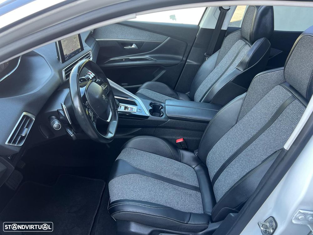 Peugeot 3008 PureTech 130 Stop & Start GPF EAT8 Allure — fotografia 12