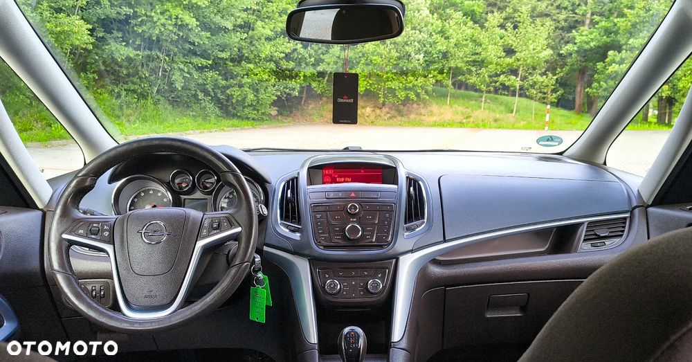 Opel Zafira - 18