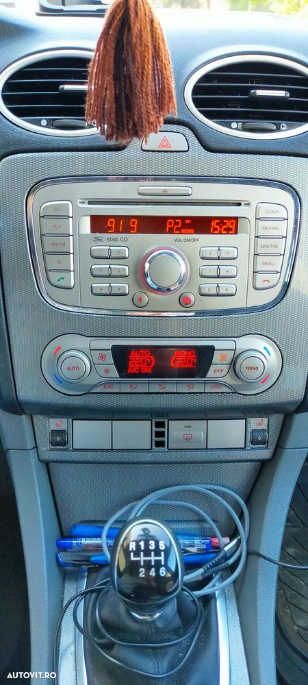 Ford Focus Turnier 2.0 TDCi DPF Titanium - 9