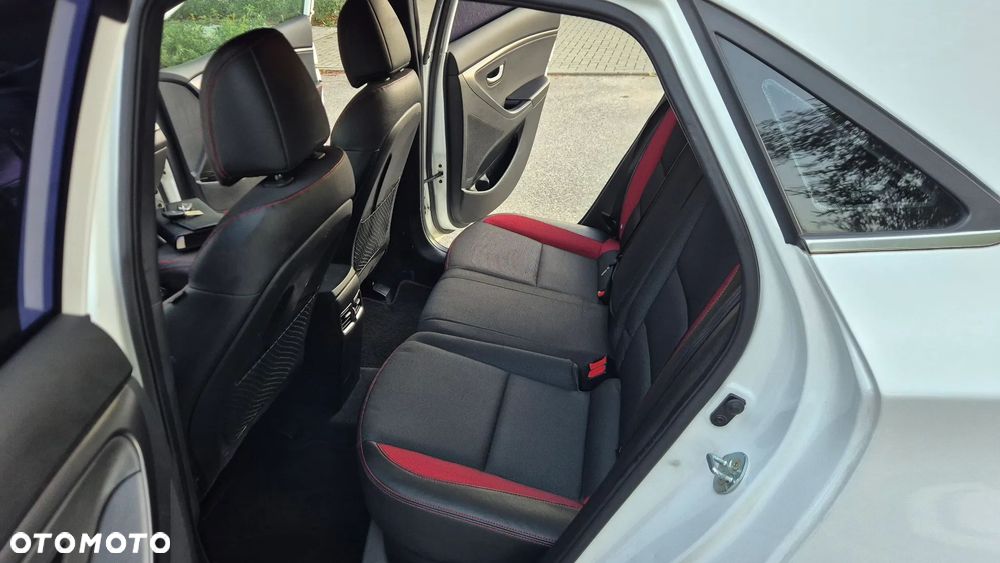Hyundai i30 1.6 GDI Turbo Luxury - 15