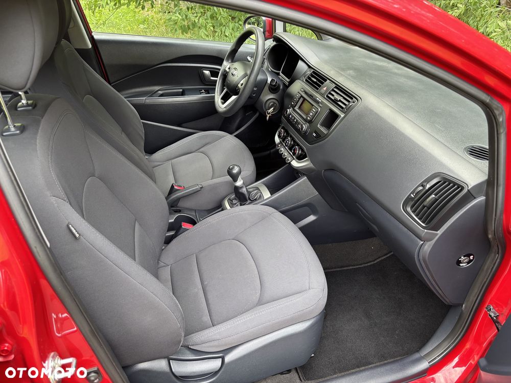 Kia Rio 1.2 M - 10