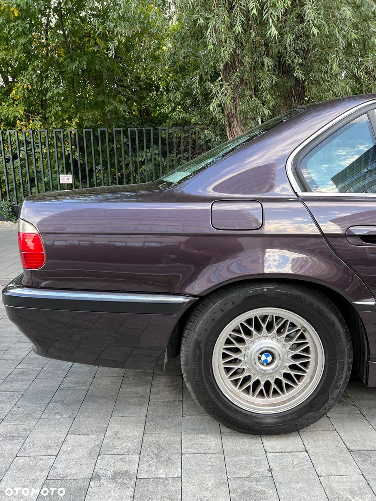 BMW Seria 7 735i - 40