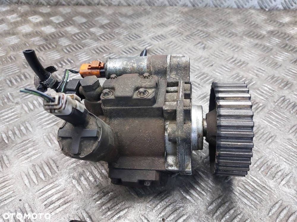 POMPA WTRYSKOWA + WTRYSKIWACZE FIESTA MK5 1.4 TDCI 9649574480 9645988580 - 2