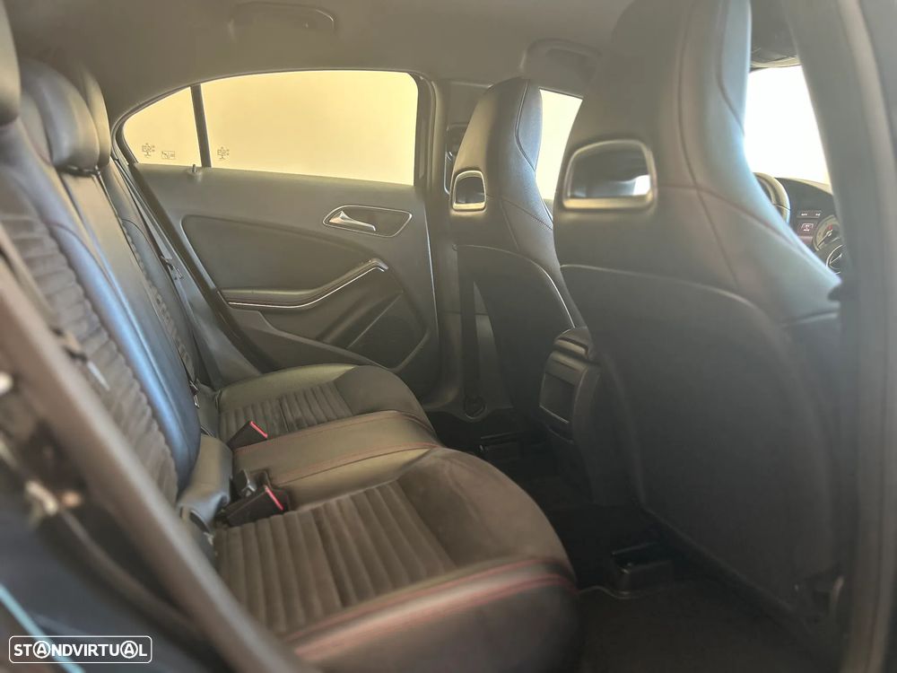 Mercedes-Benz A 180 CDI BE Edition AMG Line - 24