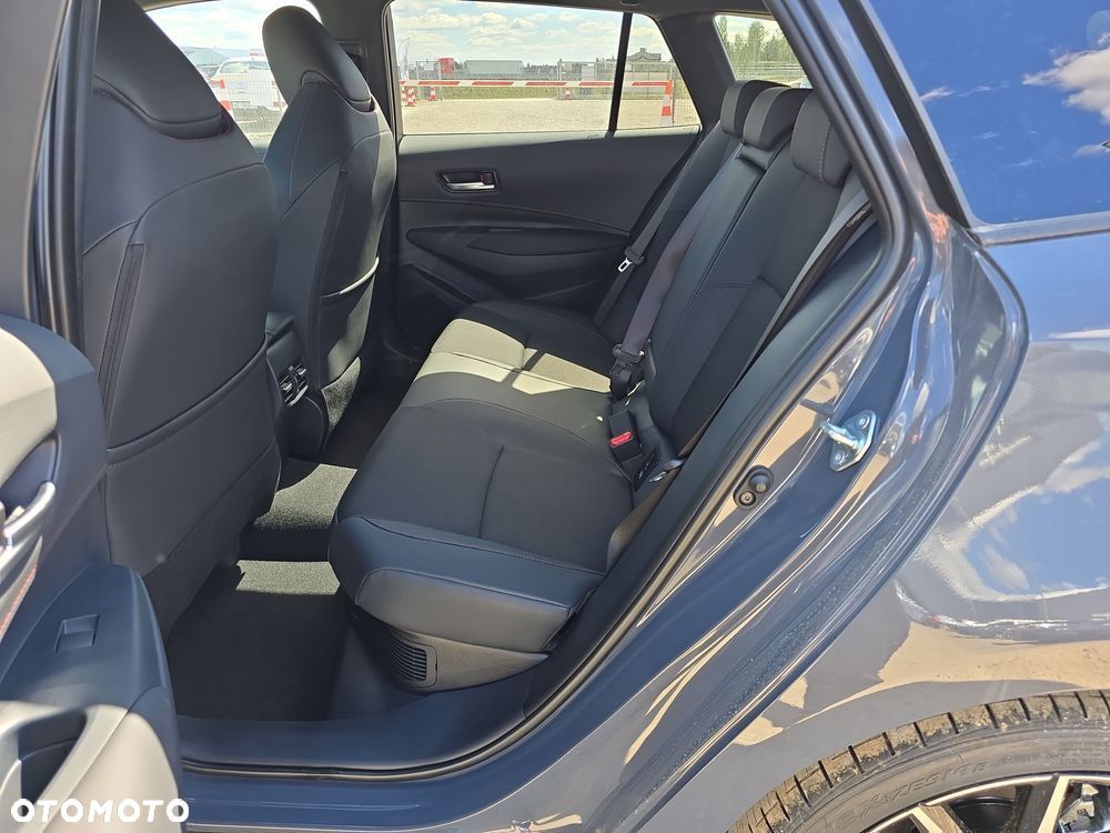 Toyota Corolla 2.0 Hybrid GR Sport - 13