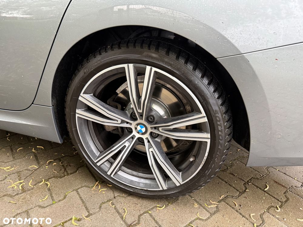 BMW Seria 3 330i xDrive M Sport sport - 28