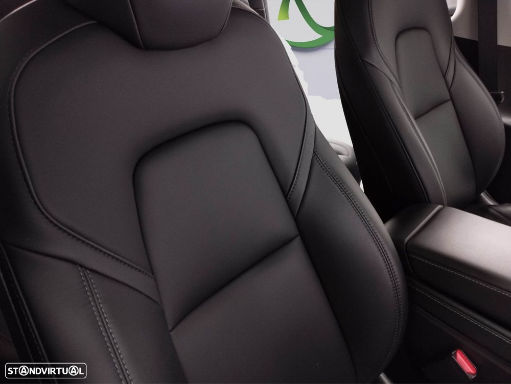 Tesla Model Y Long-Range RWD - 7