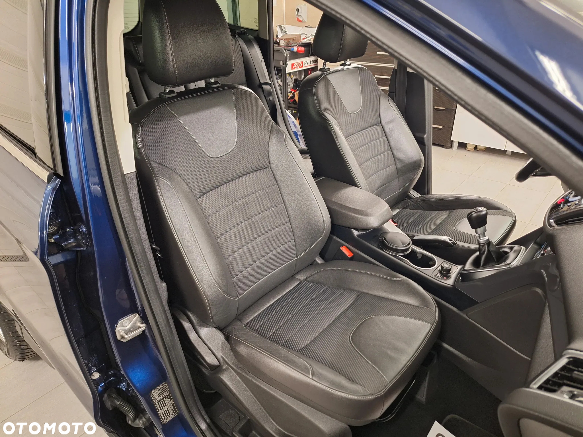 Ford Kuga 1.6 EcoBoost 2x4 Titanium - 28