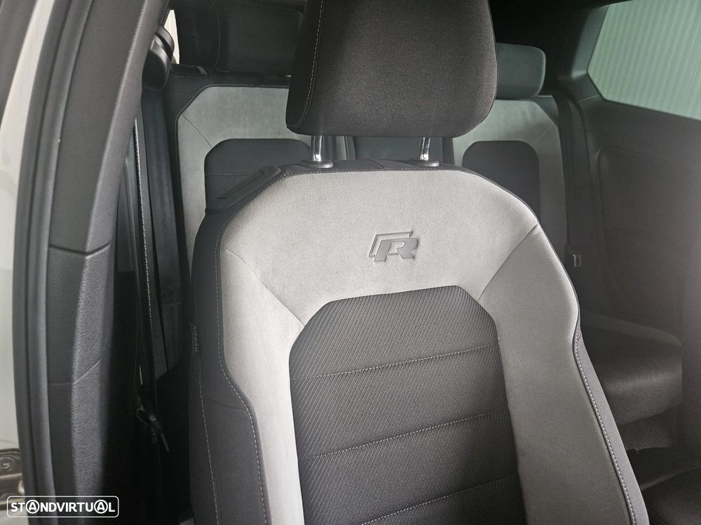 VW Golf R 2.0 TSI OPF 4Motion DSG - 29
