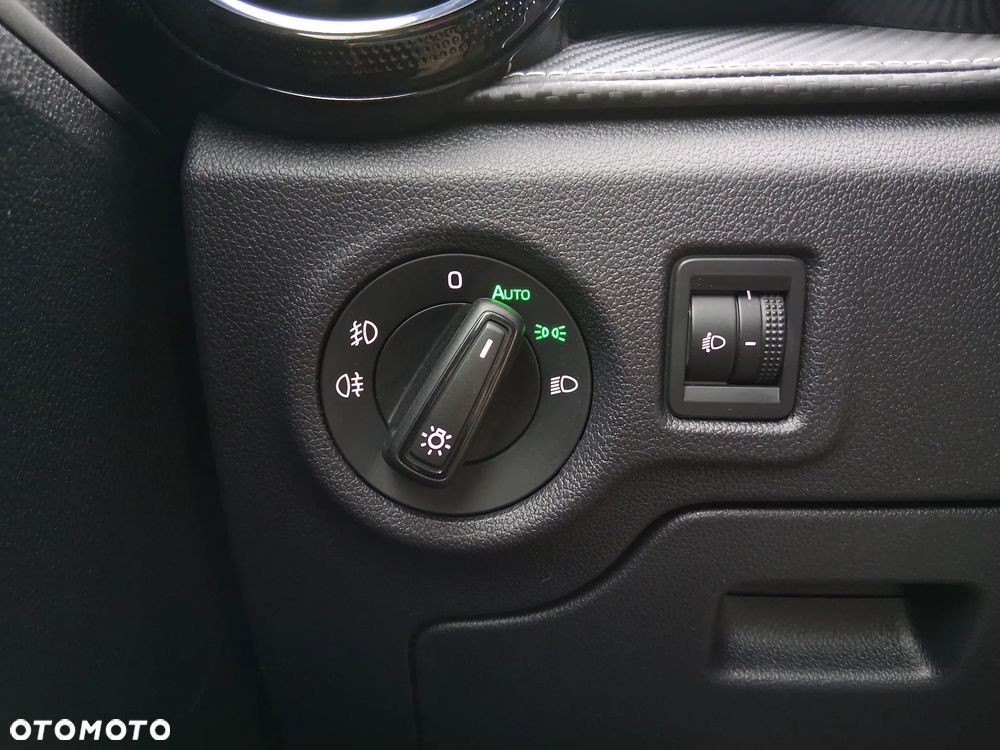 Skoda Fabia 1.0 TSI Monte Carlo - 29