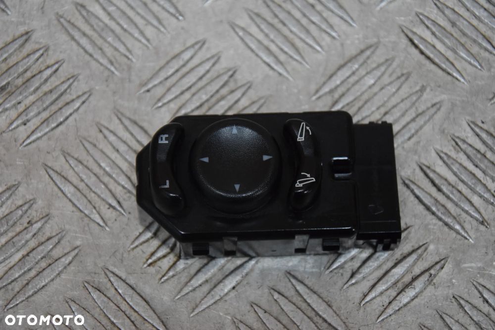 JEEP CHEROKEE KJ LIBERTY  PRZEŁĄCZNIK LUSTEREK - 1