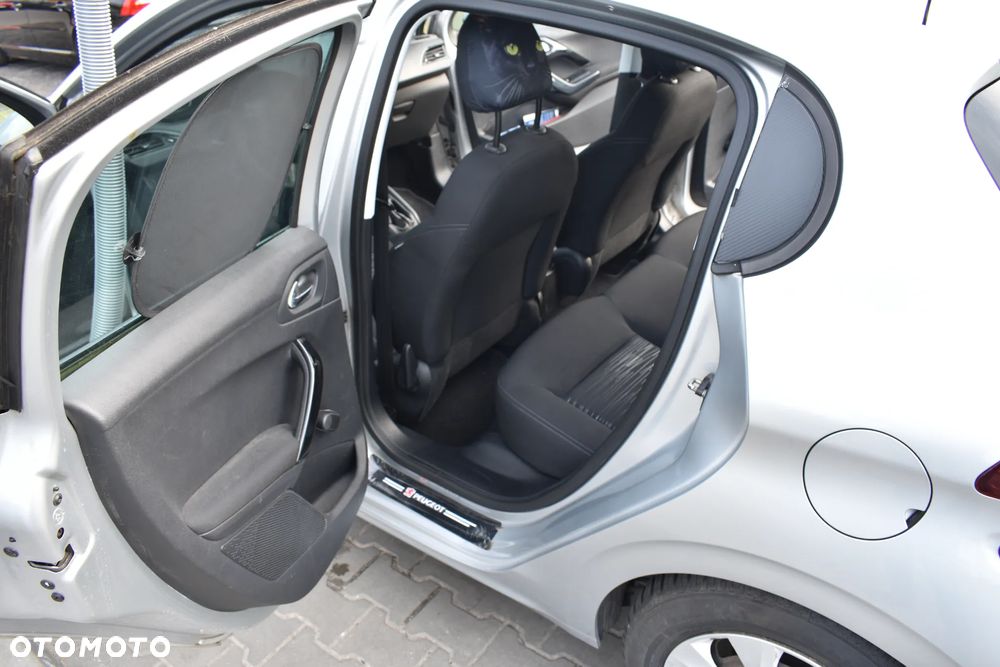 Peugeot 208 1.2 PureTech Active - 23