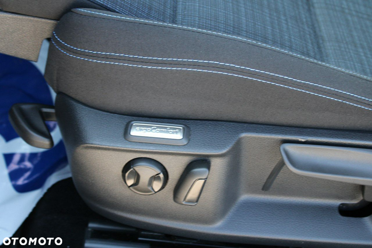 Volkswagen Passat - 21