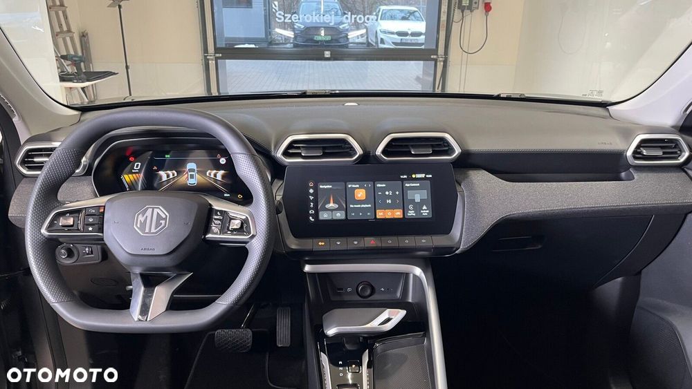 MG ZS Hybrid+ - 24