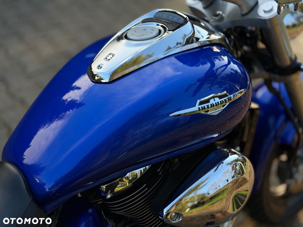 Suzuki Intruder - 19