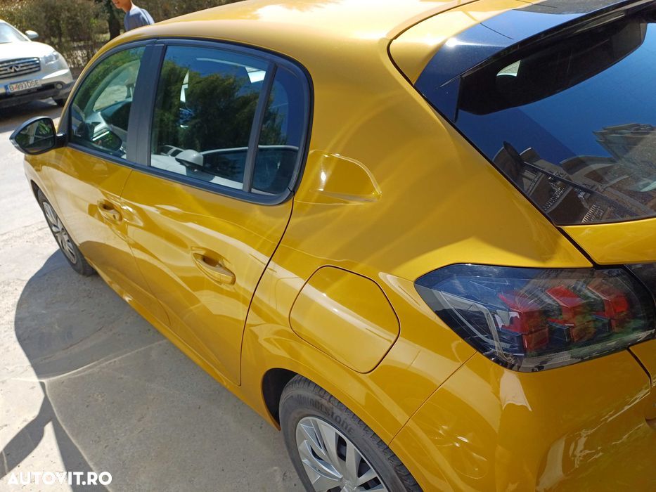Peugeot 208 - 3