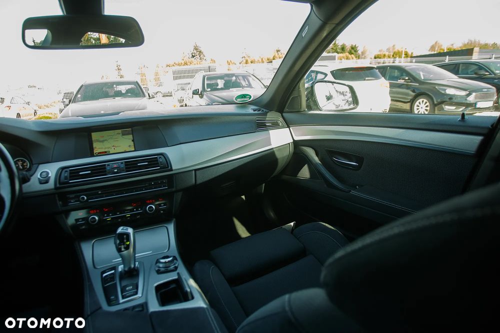 BMW Seria 5 530d Sport-Aut - 22